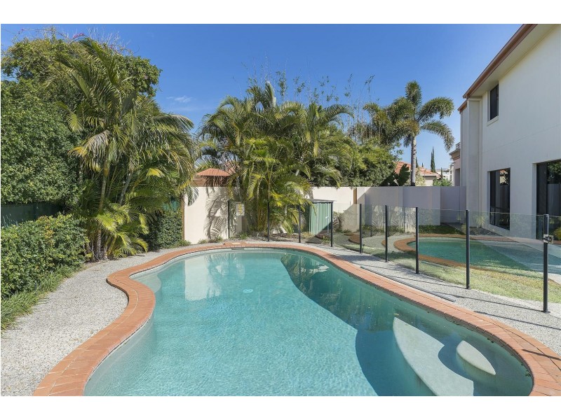 1647 Riverdale Court, Hope Island QLD 4212