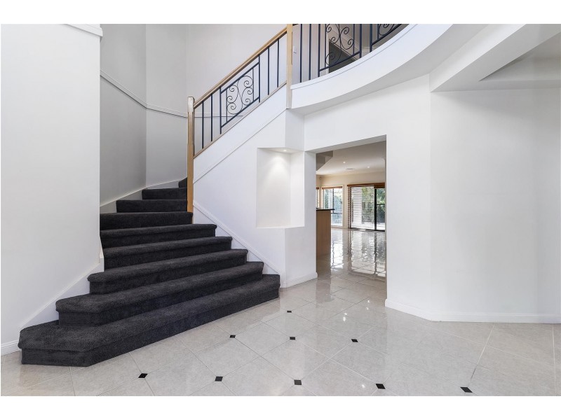 1647 Riverdale Court, Hope Island QLD 4212