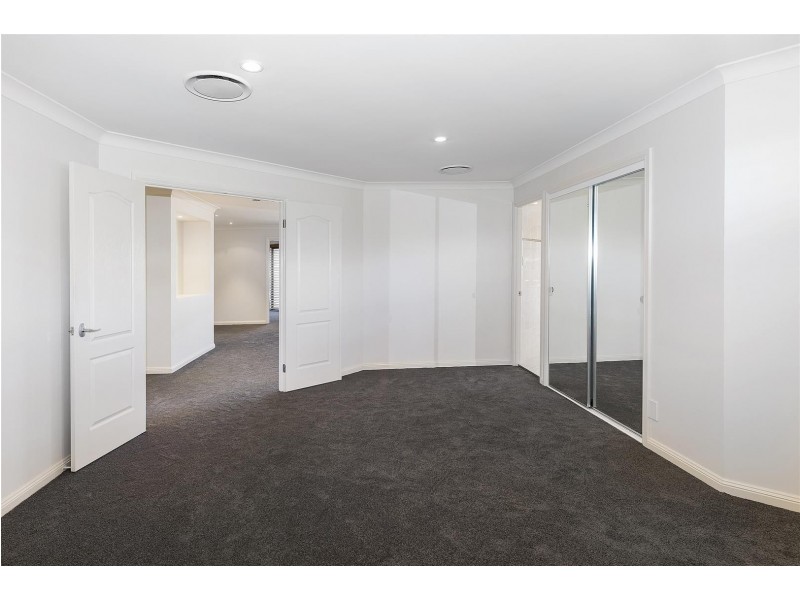 1647 Riverdale Court, Hope Island QLD 4212