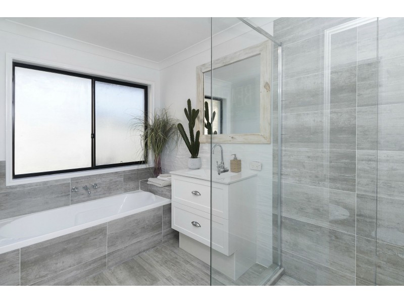 20 Regatta Avenue, Oxenford QLD 4210