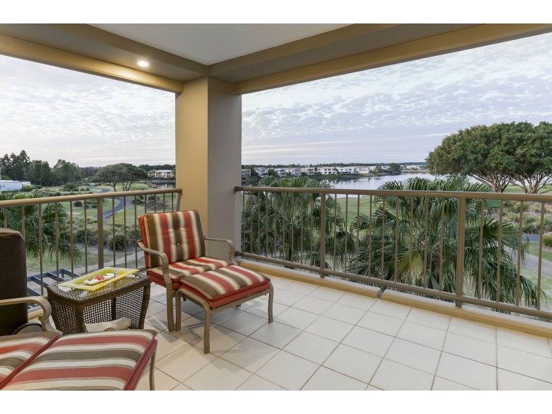 8415 Magnolia Drive East, Hope Island QLD 4212