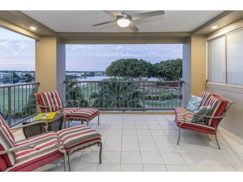 8415 Magnolia Drive East, Hope Island QLD 4212