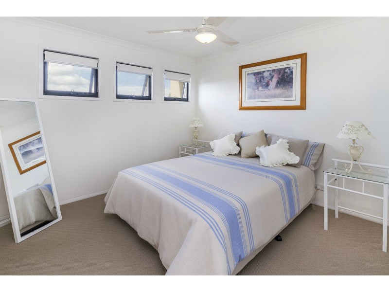 18 Regatta Avenue, Oxenford QLD 4210