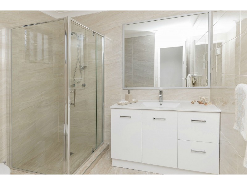 18 Regatta Avenue, Oxenford QLD 4210