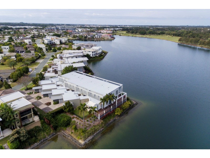 6090 Lugano Drive, Hope Island QLD 4212