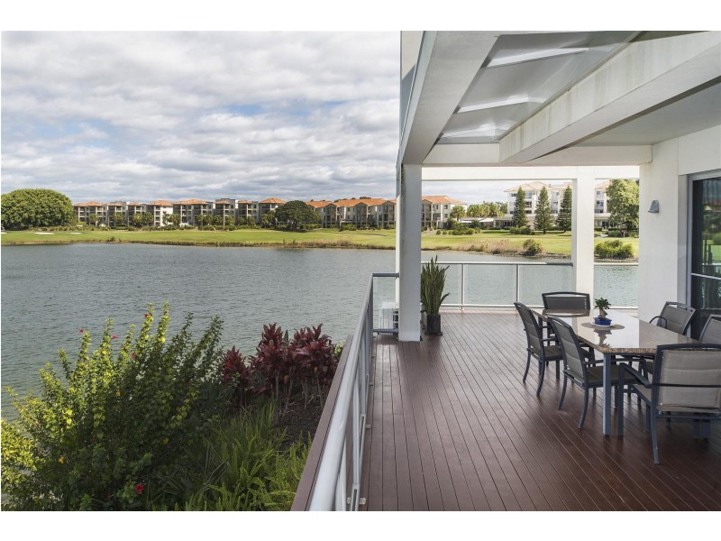6090 Lugano Drive, Hope Island QLD 4212