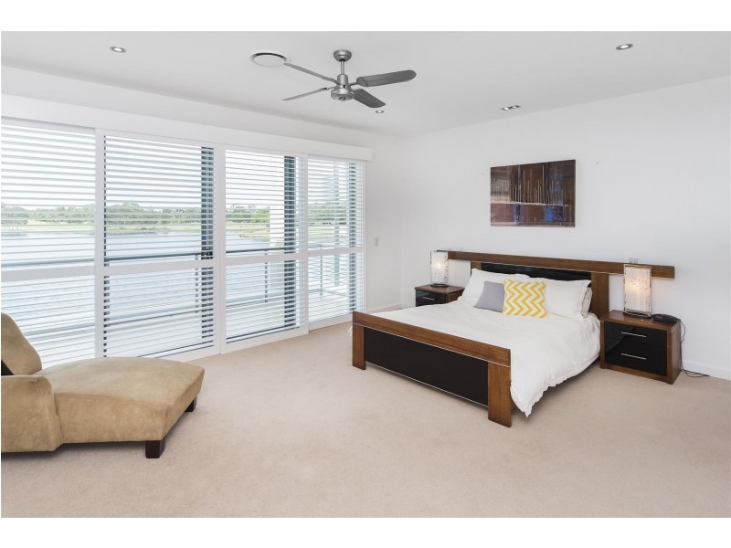 6090 Lugano Drive, Hope Island QLD 4212