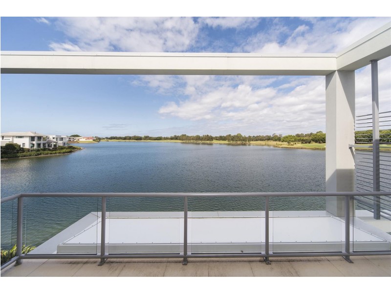 6090 Lugano Drive, Hope Island QLD 4212