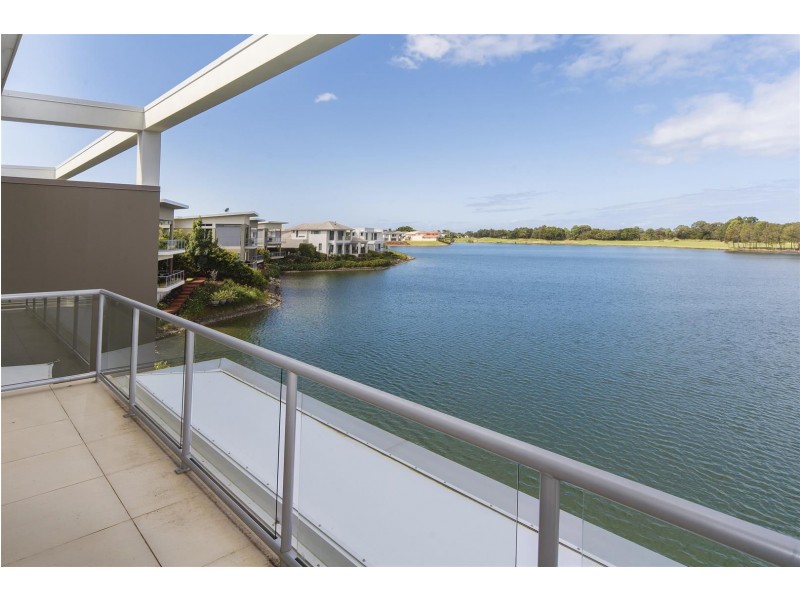 6090 Lugano Drive, Hope Island QLD 4212