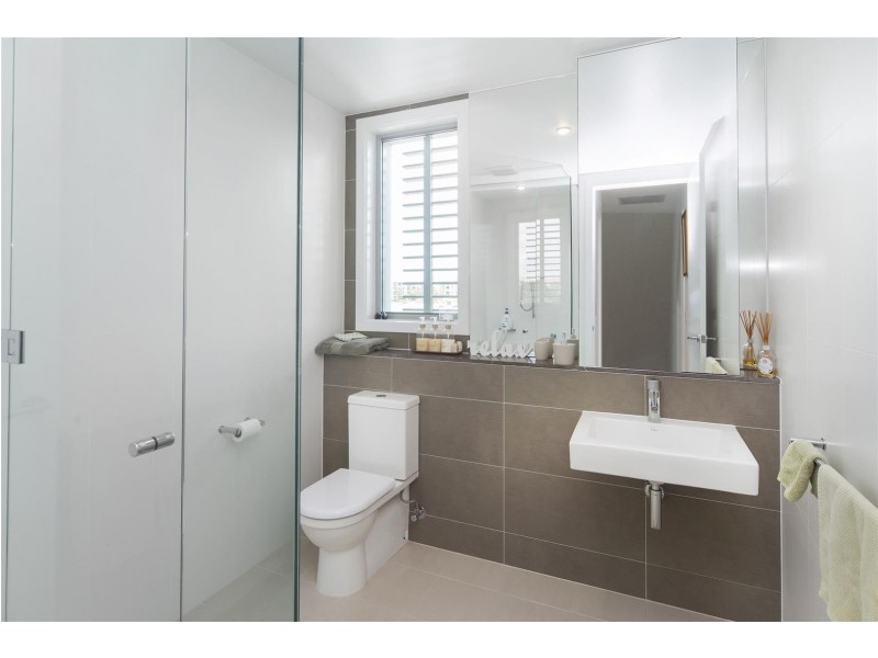 6090 Lugano Drive, Hope Island QLD 4212