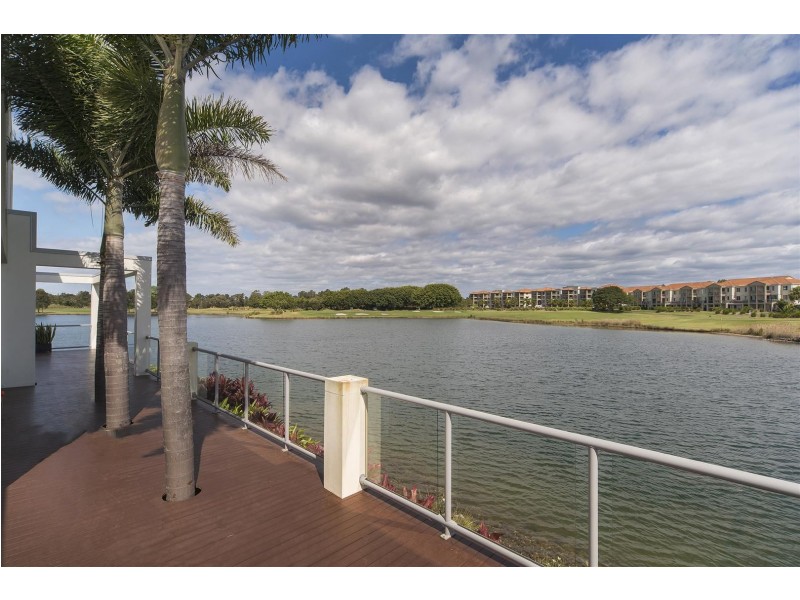 6090 Lugano Drive, Hope Island QLD 4212