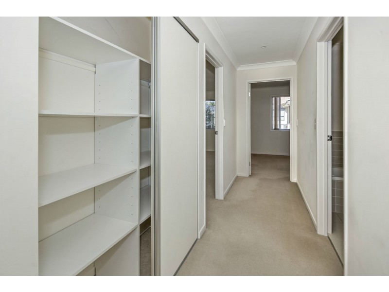 33/1 Belongil Street, Pacific Pines QLD 4211