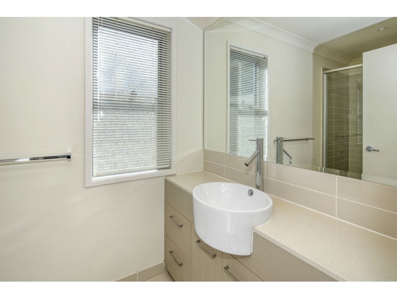 33/1 Belongil Street, Pacific Pines QLD 4211