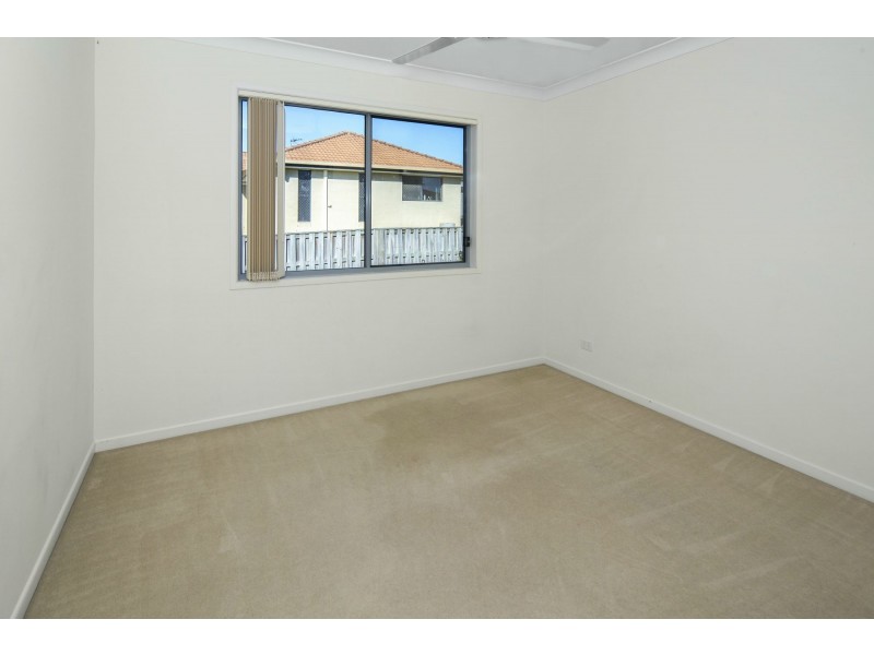 33/1 Belongil Street, Pacific Pines QLD 4211