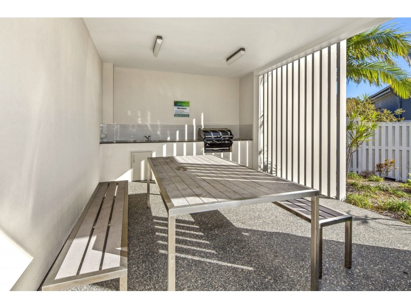 33/1 Belongil Street, Pacific Pines QLD 4211