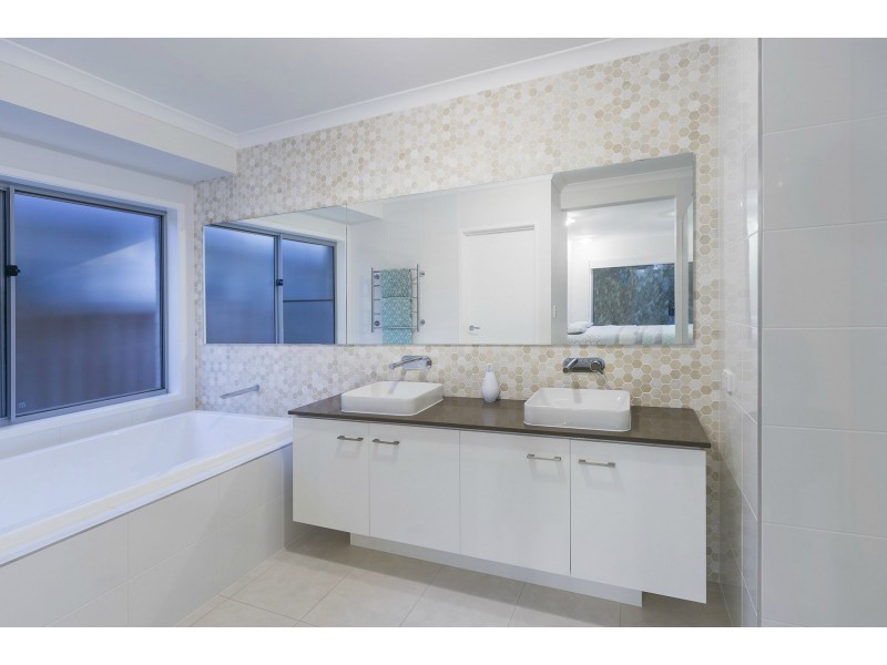 50 Ningaloo Drive, Pimpama QLD 4209
