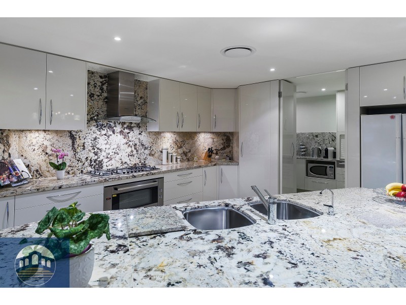 37 Marina Parade, Jacobs Well QLD 4208