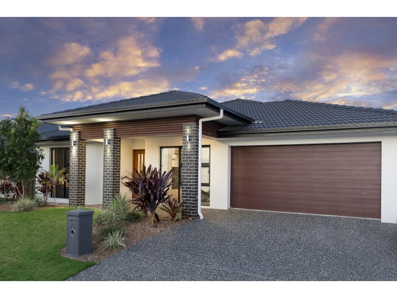 71 Ningaloo Drive, Pimpama QLD 4209