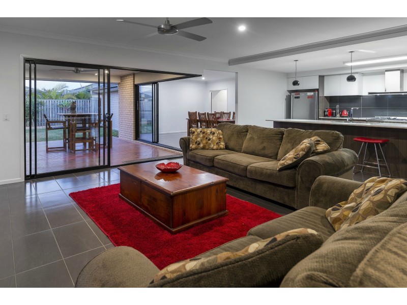 71 Ningaloo Drive, Pimpama QLD 4209