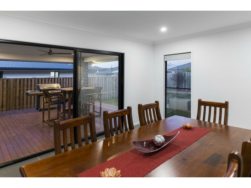 71 Ningaloo Drive, Pimpama QLD 4209