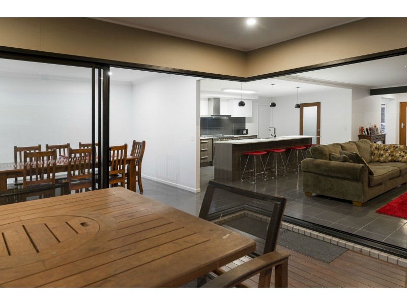 71 Ningaloo Drive, Pimpama QLD 4209
