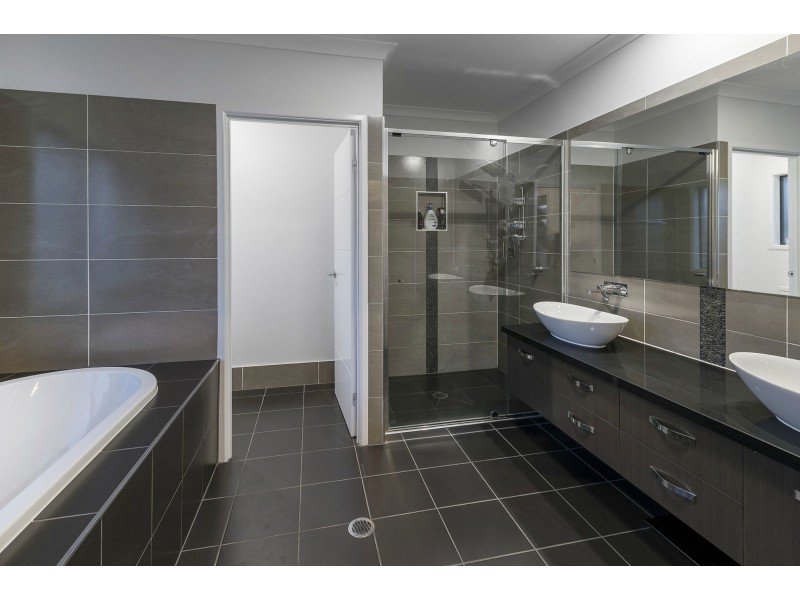 71 Ningaloo Drive, Pimpama QLD 4209