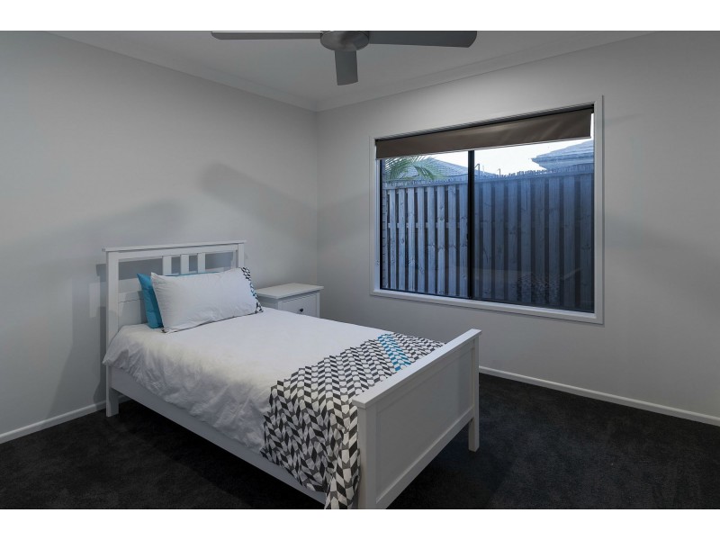 71 Ningaloo Drive, Pimpama QLD 4209