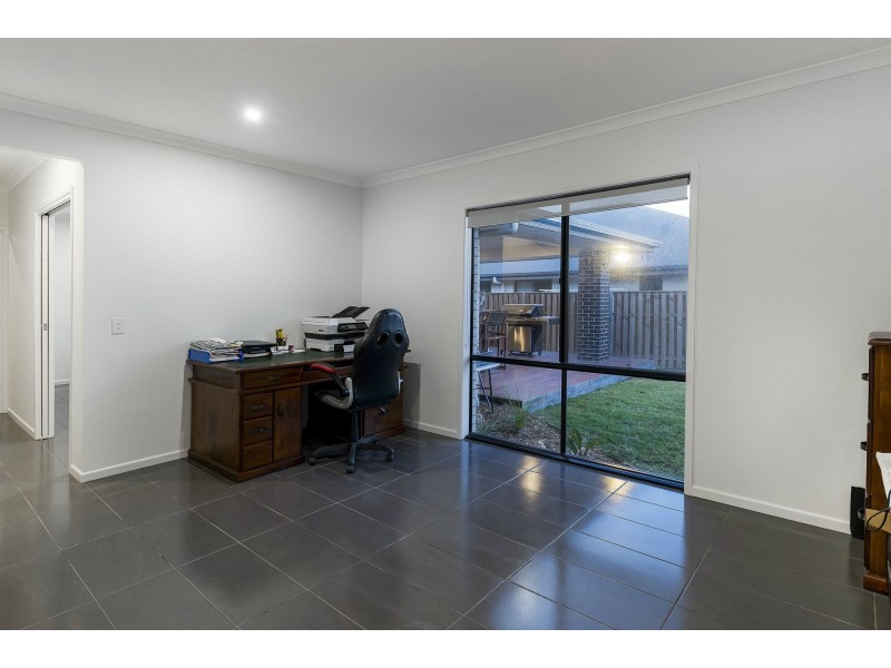 71 Ningaloo Drive, Pimpama QLD 4209