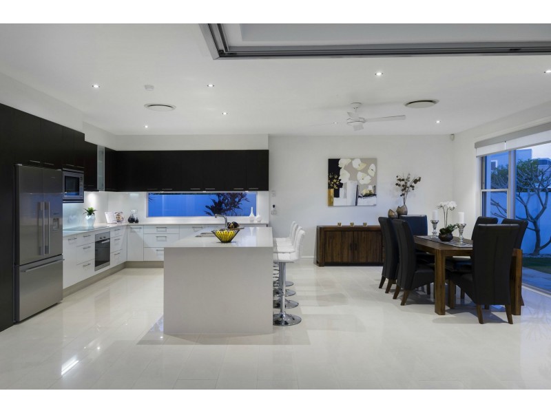 2091 The Circle, Hope Island QLD 4212