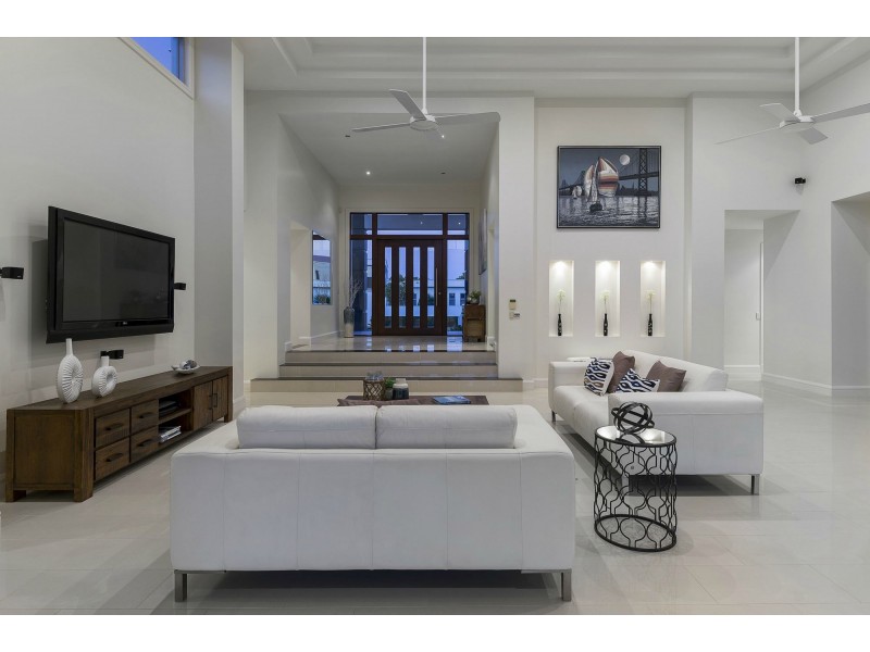 2091 The Circle, Hope Island QLD 4212