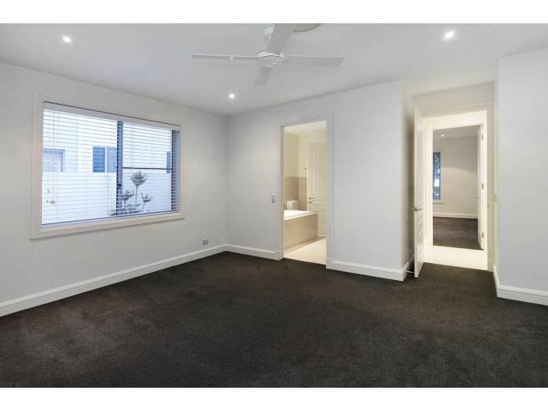 2091 The Circle, Hope Island QLD 4212