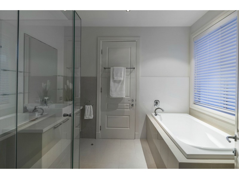 2091 The Circle, Hope Island QLD 4212