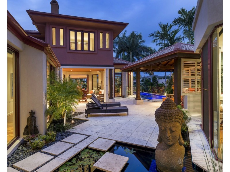 2164 Beaufort Way, Hope Island QLD 4212