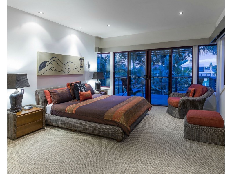 2164 Beaufort Way, Hope Island QLD 4212