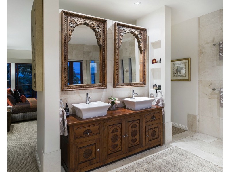 2164 Beaufort Way, Hope Island QLD 4212