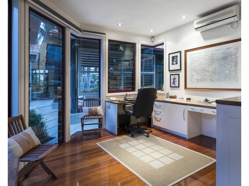 2164 Beaufort Way, Hope Island QLD 4212