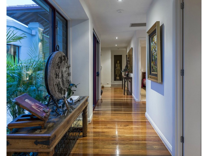 2164 Beaufort Way, Hope Island QLD 4212