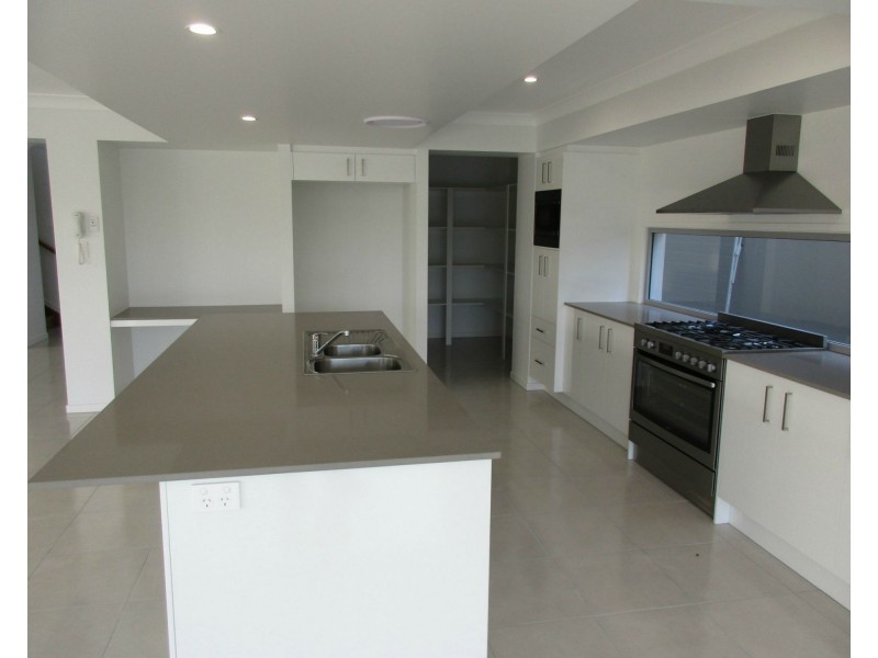 Hope Island QLD 4212