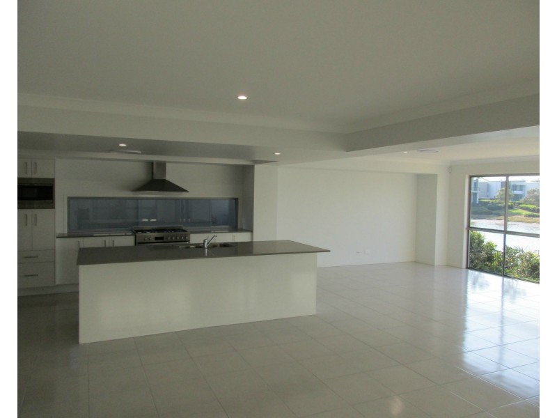 Hope Island QLD 4212