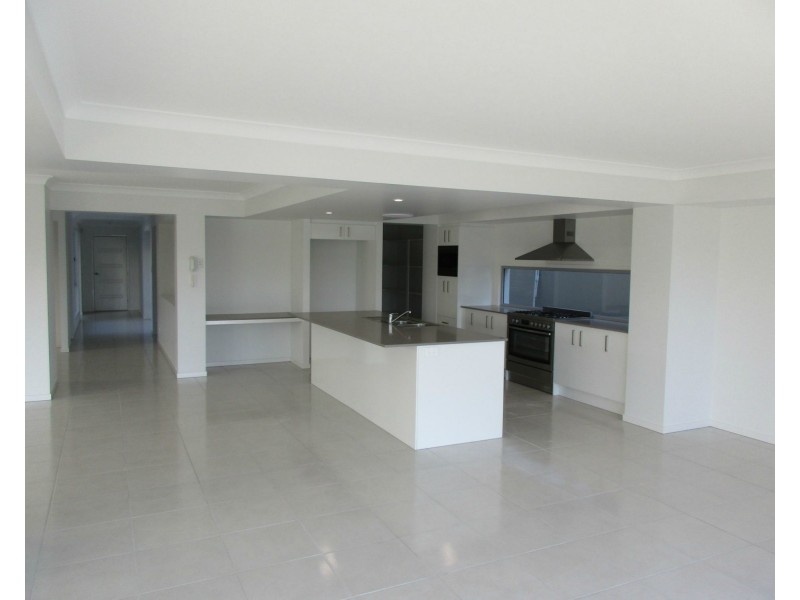 Hope Island QLD 4212