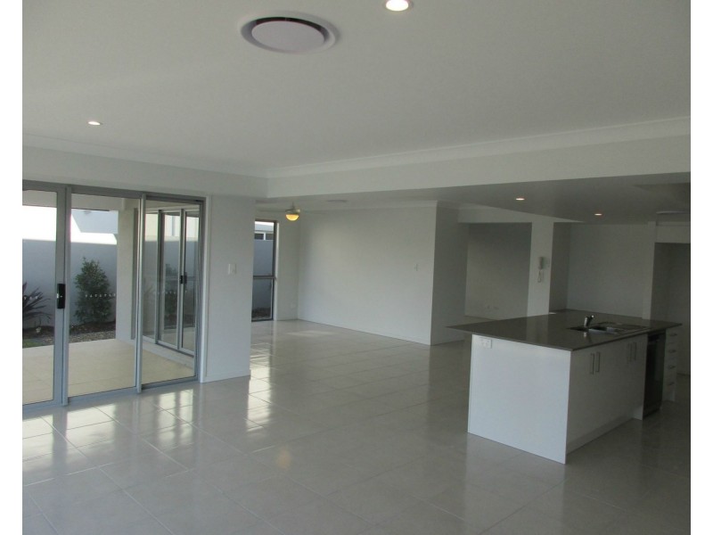 Hope Island QLD 4212