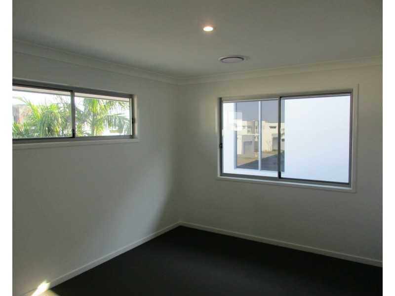 Hope Island QLD 4212