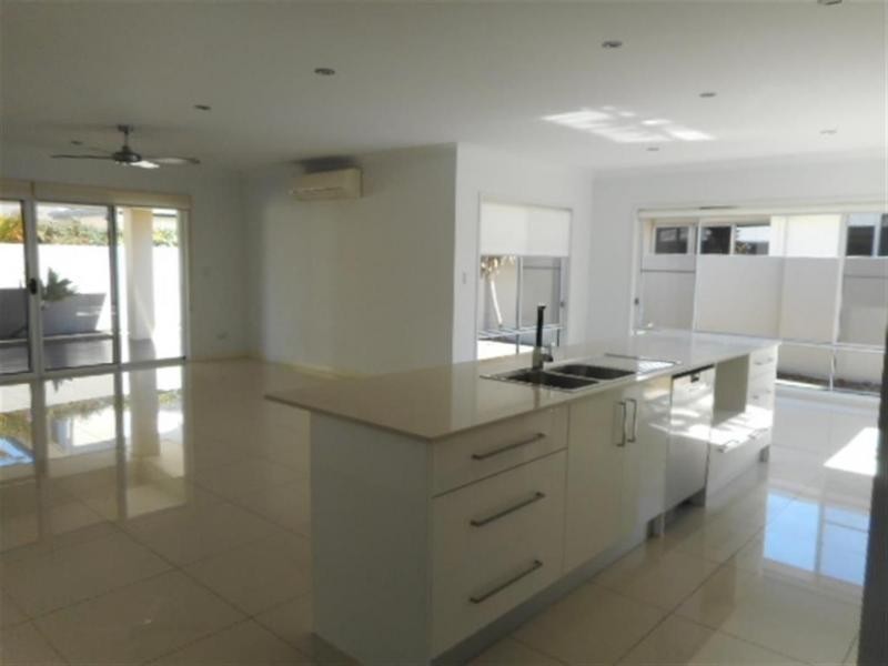 Hope Island QLD 4212