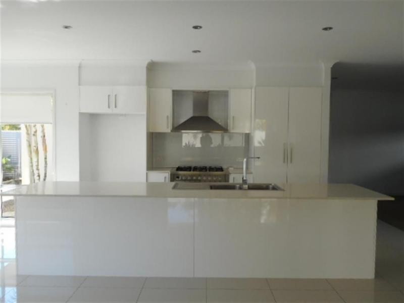 Hope Island QLD 4212