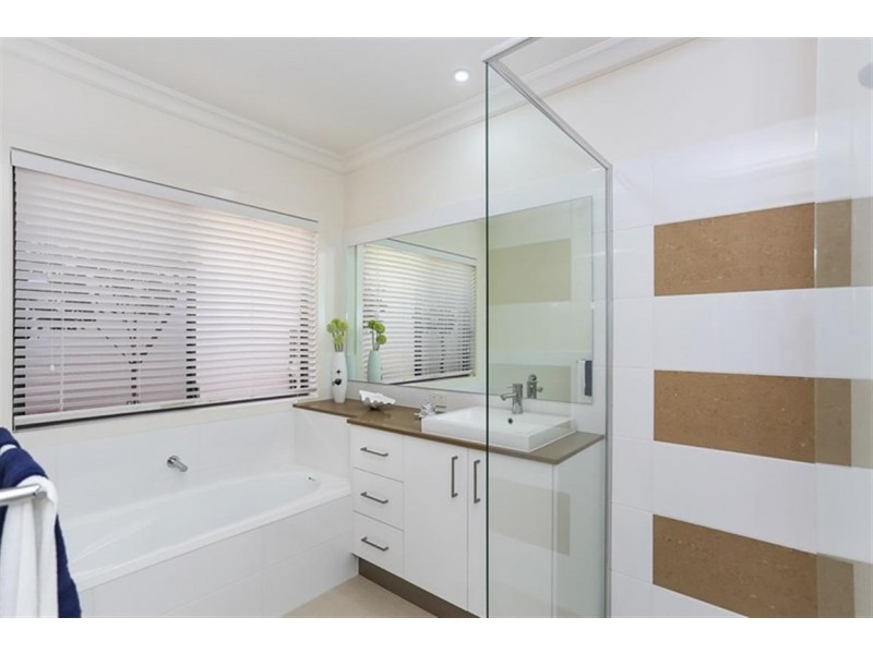 16 Bunderoo Circuit, Pimpama QLD 4209