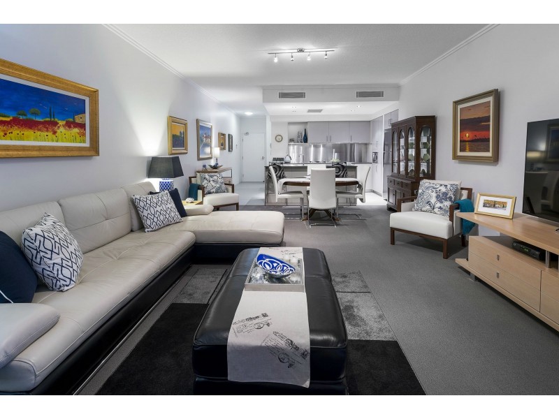 1725/1 Rialto Quay Drive, Hope Island QLD 4212