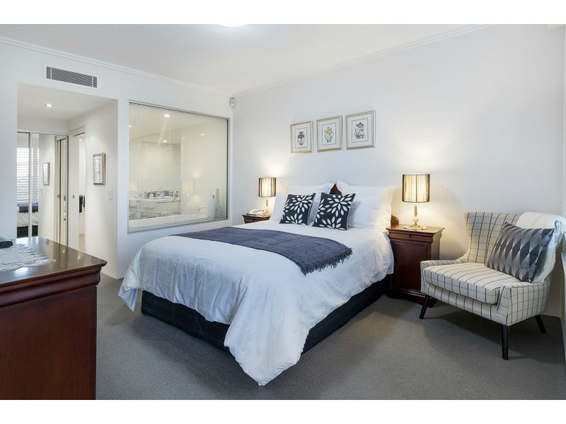 1725/1 Rialto Quay Drive, Hope Island QLD 4212