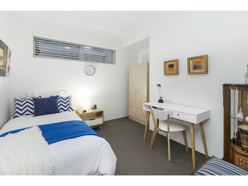 1725/1 Rialto Quay Drive, Hope Island QLD 4212