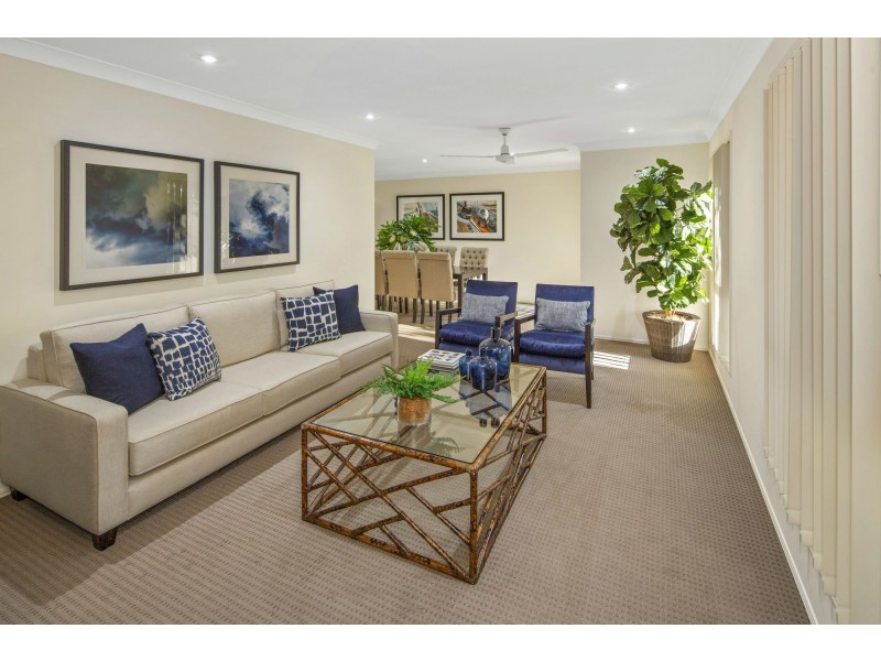 2 Desert Falls Crescent, Parkwood QLD 4214