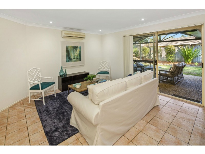 2 Desert Falls Crescent, Parkwood QLD 4214